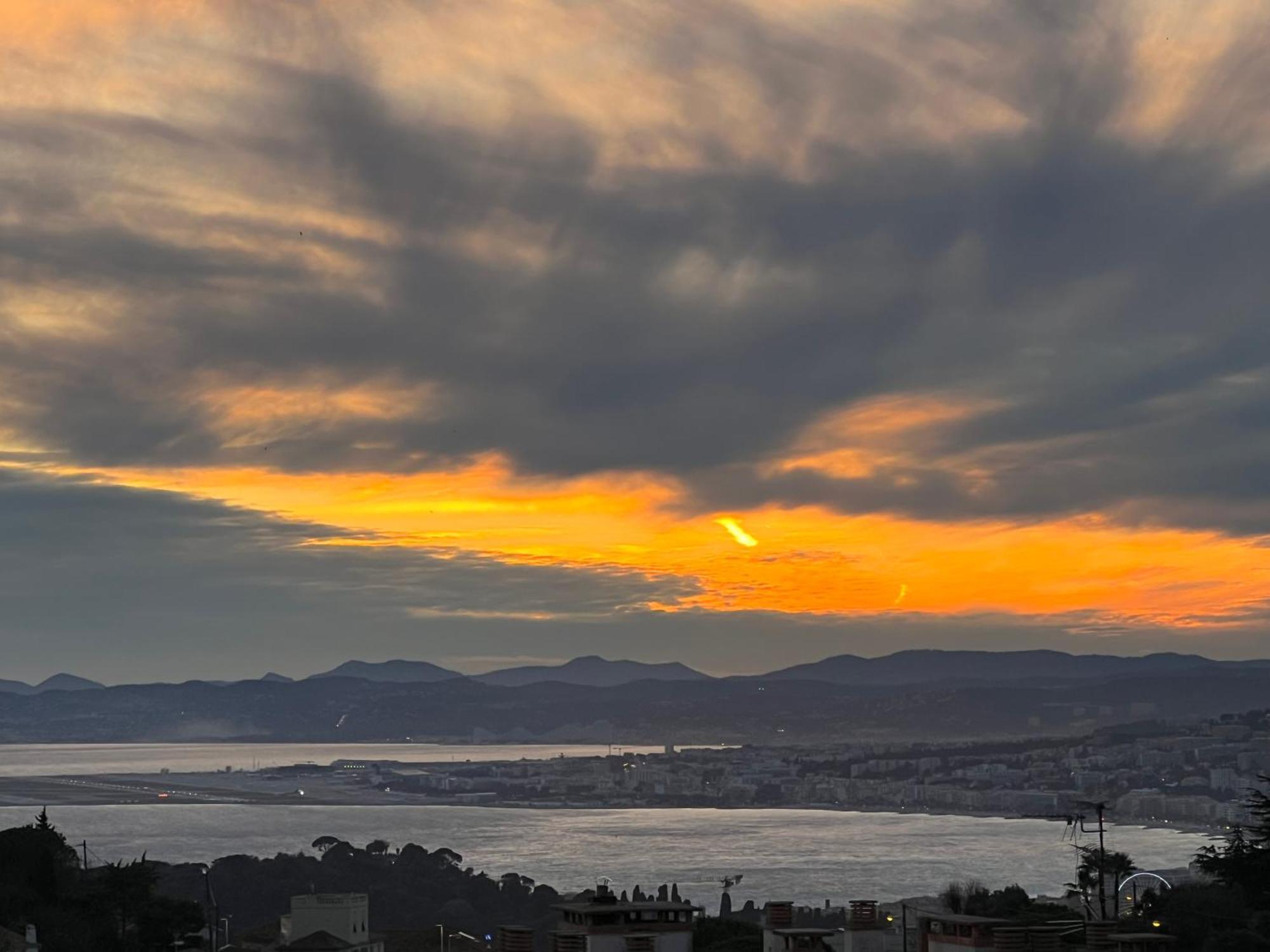 Agréable 3 pièces climatisé avec vue mer et parking Villefranche-sur-Mer Exterior foto